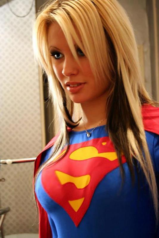 Cosplay: Supergirl.